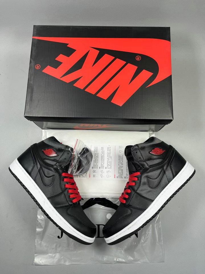 Nike Air Jordan 1 Retro AJ1 Chaussures High OG Noir